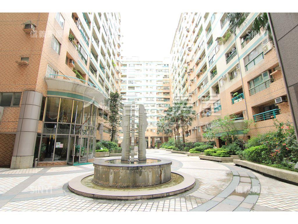 近捷運小資有陽台美一房房屋室內格局與周邊環境