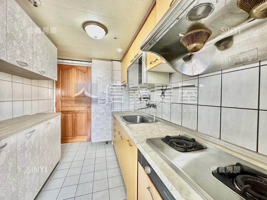 店長推薦虎嘯高樓視野四房房屋室內格局與周邊環境