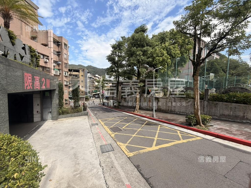 大湖名璽車位Ｂ房屋室內格局與周邊環境