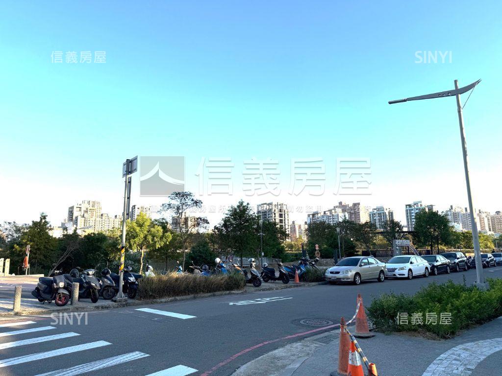 酷國泰ＭＯＳＴ三房低總價房屋室內格局與周邊環境