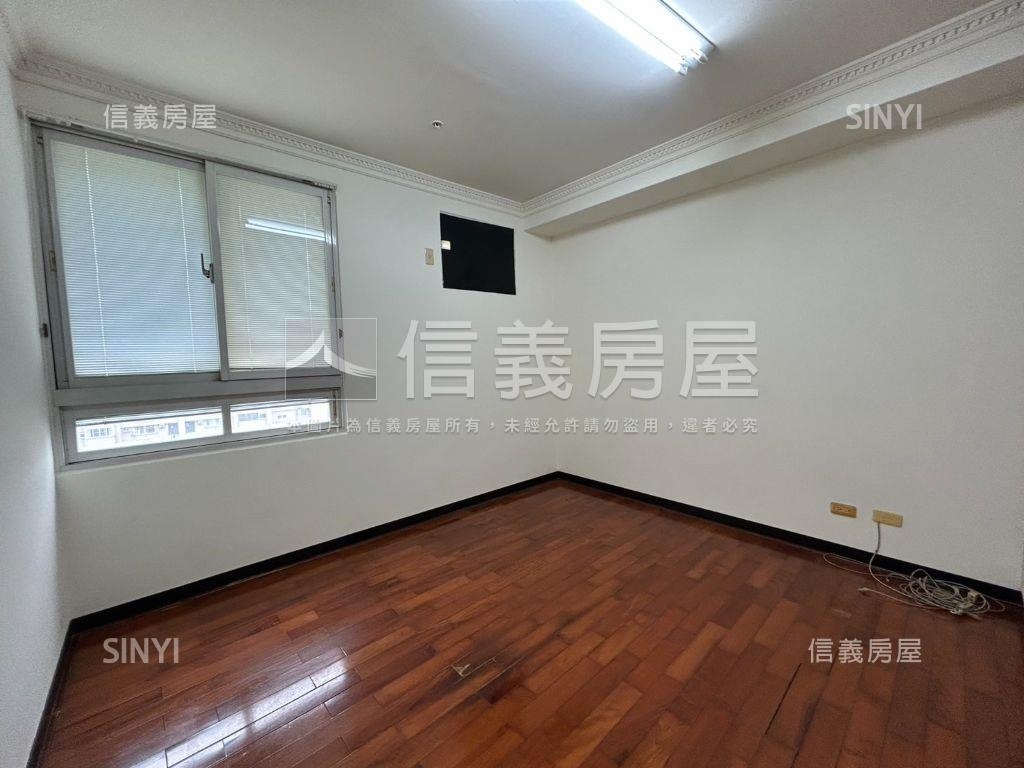 皇城帝寶．水湳大３房房屋室內格局與周邊環境