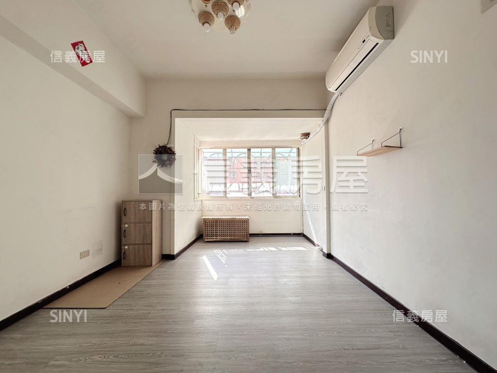 世紀紅高樓大兩房車位房屋室內格局與周邊環境