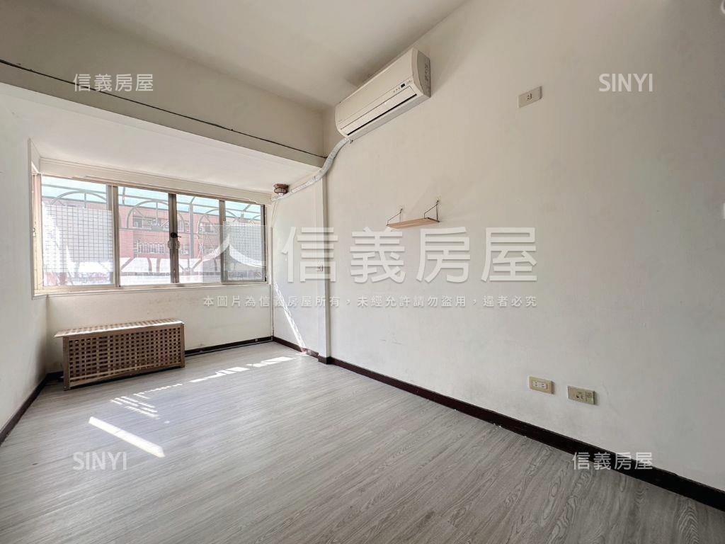 世紀紅高樓大兩房車位房屋室內格局與周邊環境