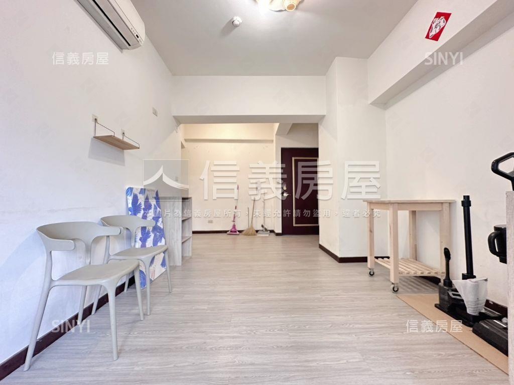 世紀紅高樓大兩房車位房屋室內格局與周邊環境