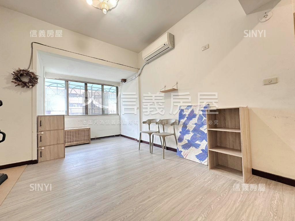 世紀紅高樓大兩房車位房屋室內格局與周邊環境