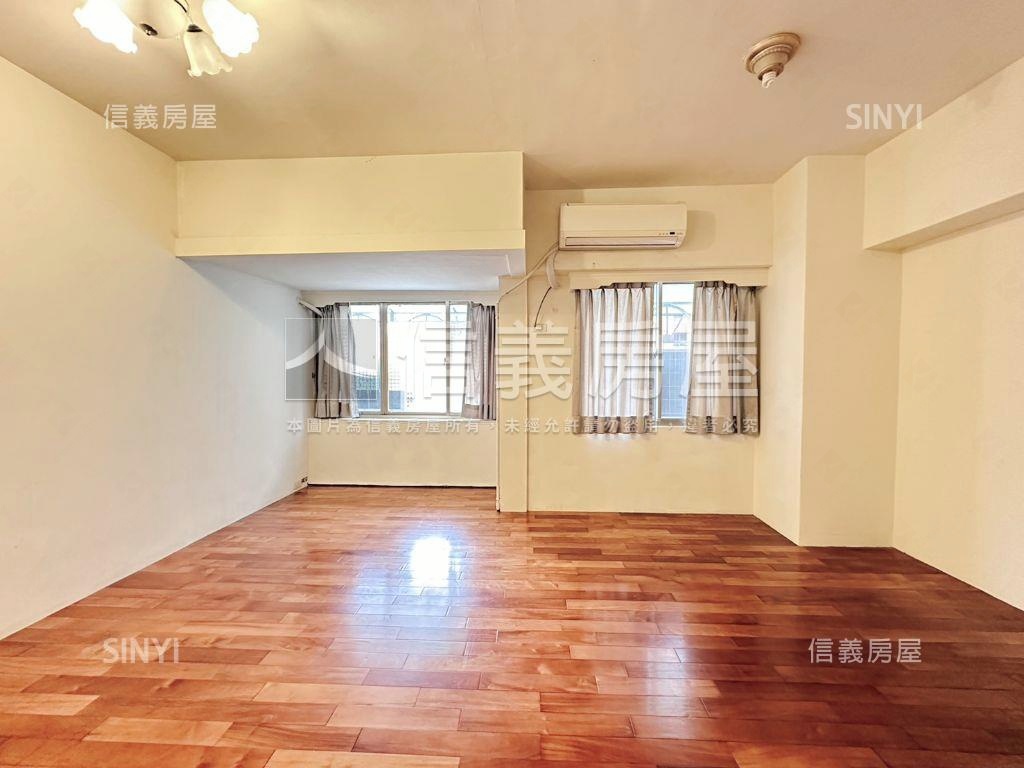 世紀紅高樓大兩房車位房屋室內格局與周邊環境