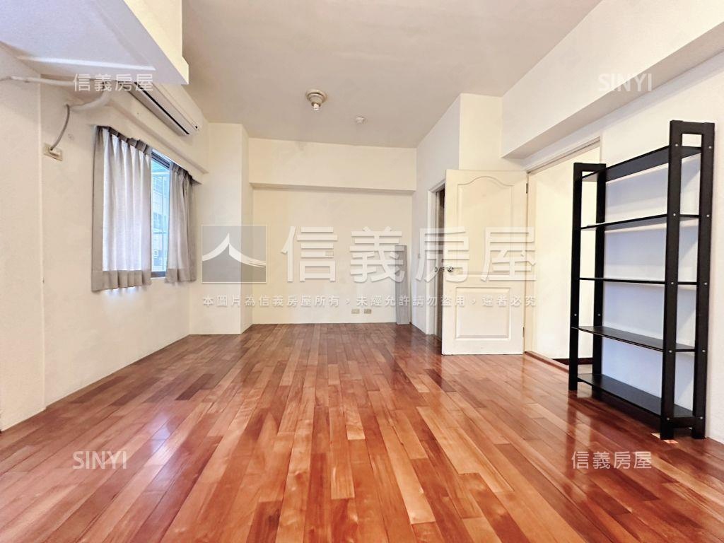 世紀紅高樓大兩房車位房屋室內格局與周邊環境