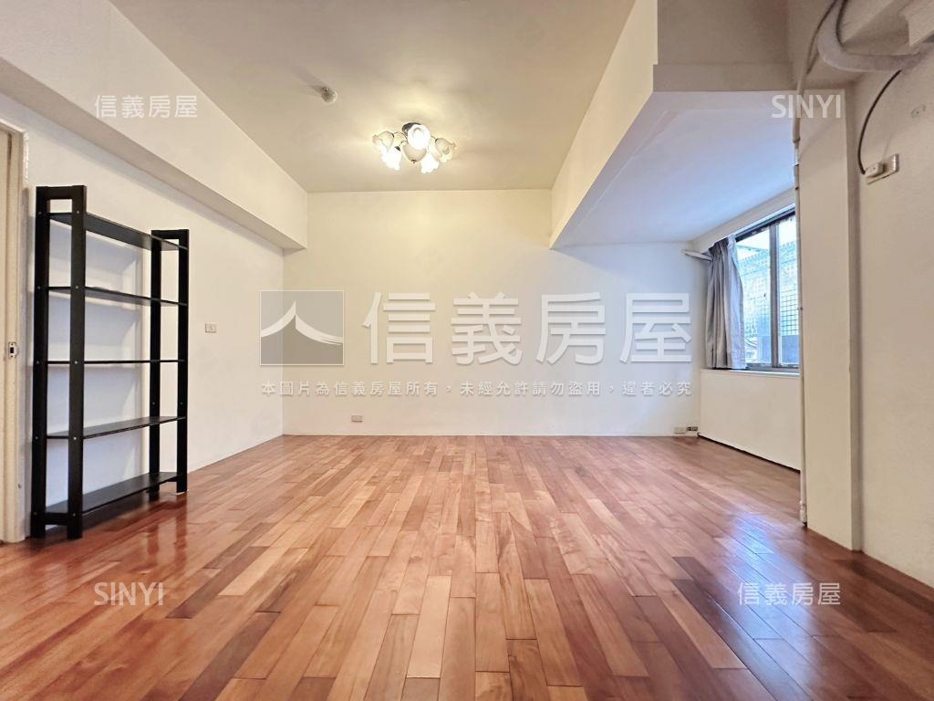 世紀紅高樓大兩房車位房屋室內格局與周邊環境