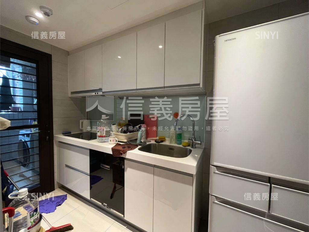 低總價一品硯景觀套房車位房屋室內格局與周邊環境