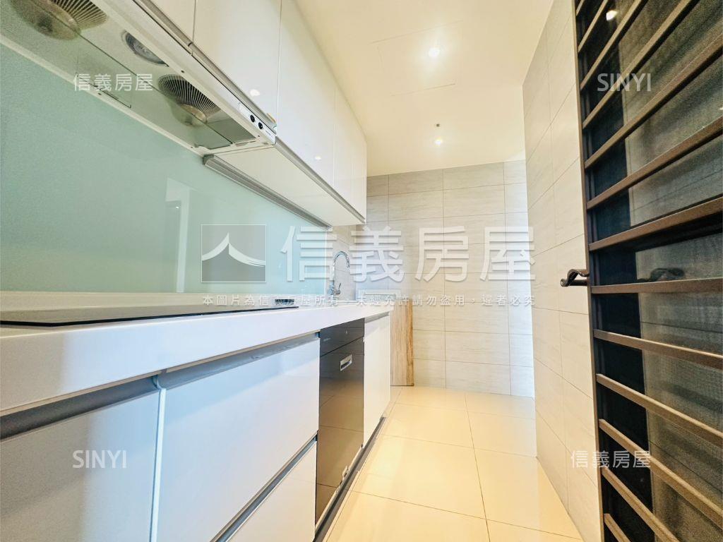 低總價一品硯景觀套房車位房屋室內格局與周邊環境