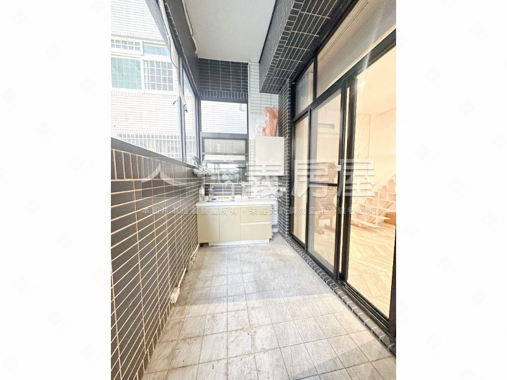 近巨蛋美裝潢住辦房屋室內格局與周邊環境