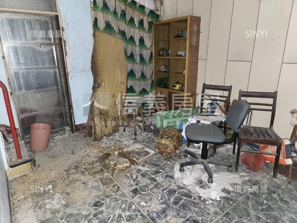 近市議會站正街小邊間透天房屋室內格局與周邊環境