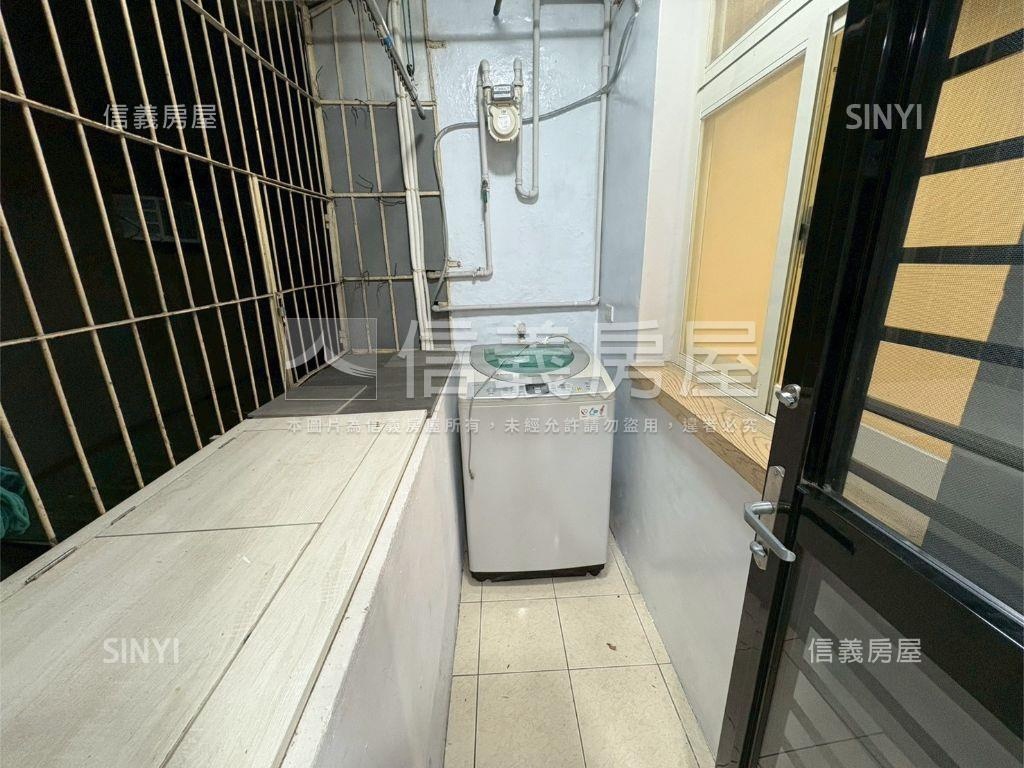 ★新接新板精美二樓免裝潢房屋室內格局與周邊環境
