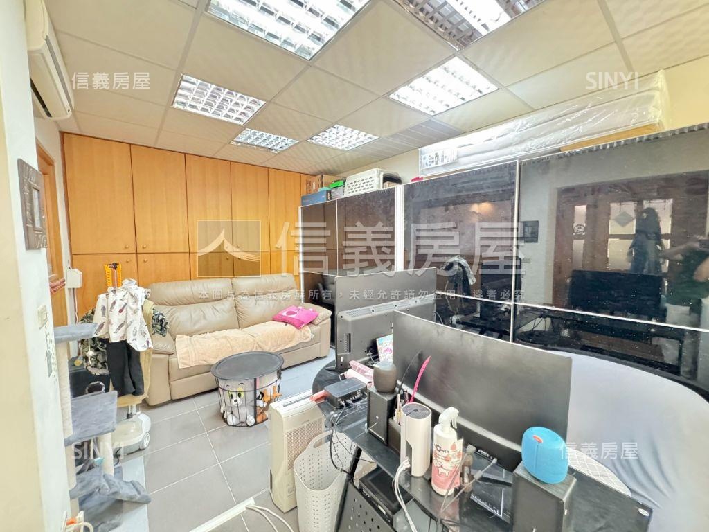 萬象有車位房屋室內格局與周邊環境