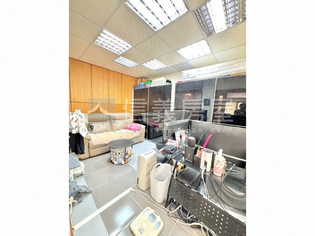 萬象有車位房屋室內格局與周邊環境
