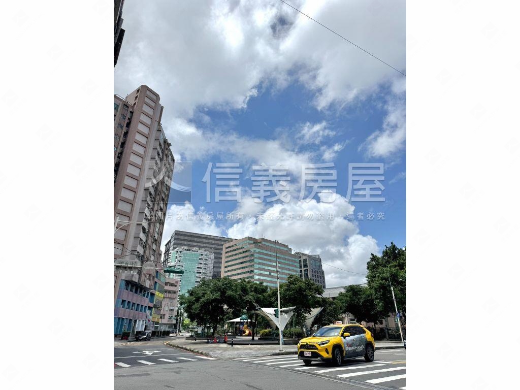 萬象有車位房屋室內格局與周邊環境