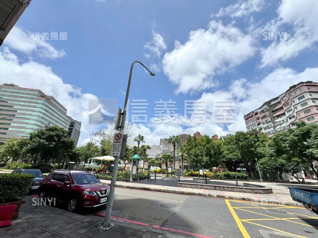 萬象有車位房屋室內格局與周邊環境