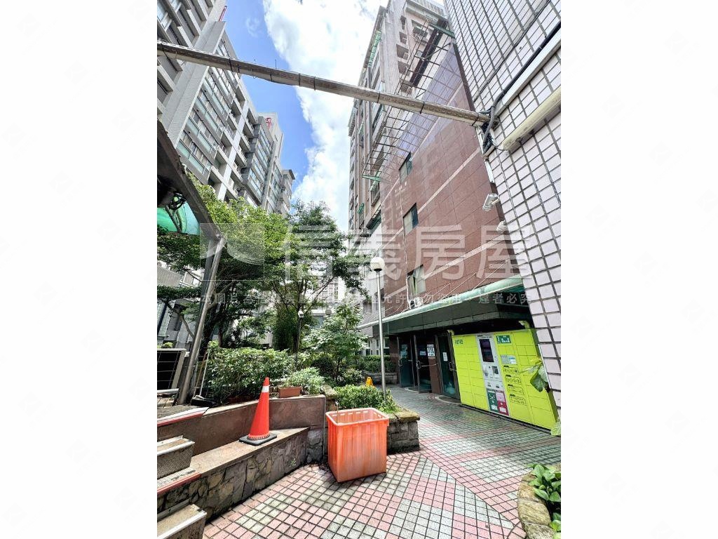 萬象有車位房屋室內格局與周邊環境