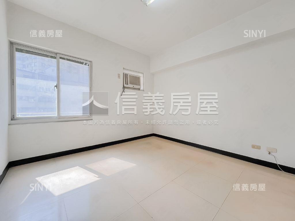 近文華高中站美三房平車位房屋室內格局與周邊環境