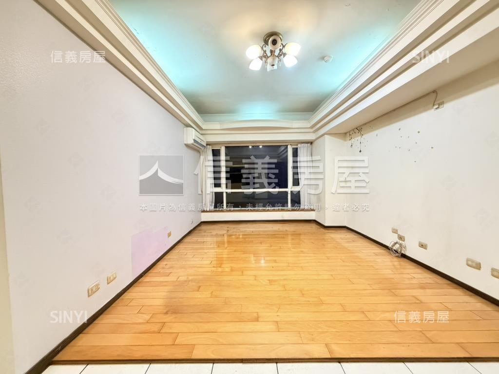 高爾夫觀雲座。方正３房房屋室內格局與周邊環境