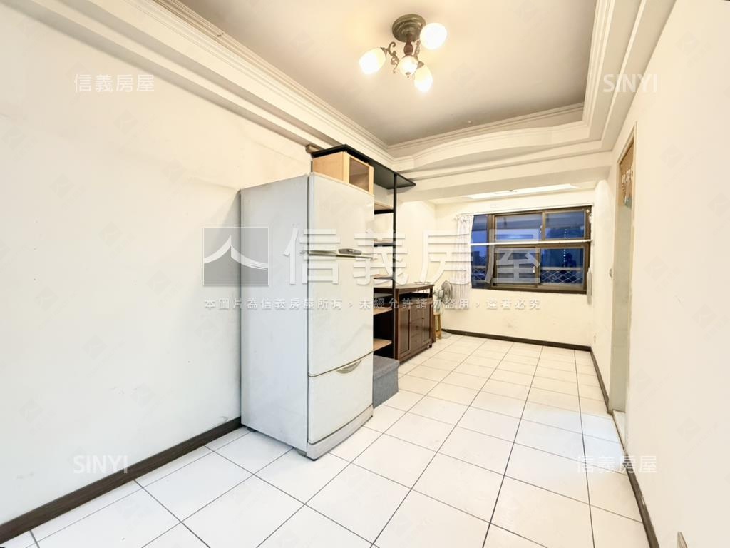 高爾夫觀雲座。方正３房房屋室內格局與周邊環境