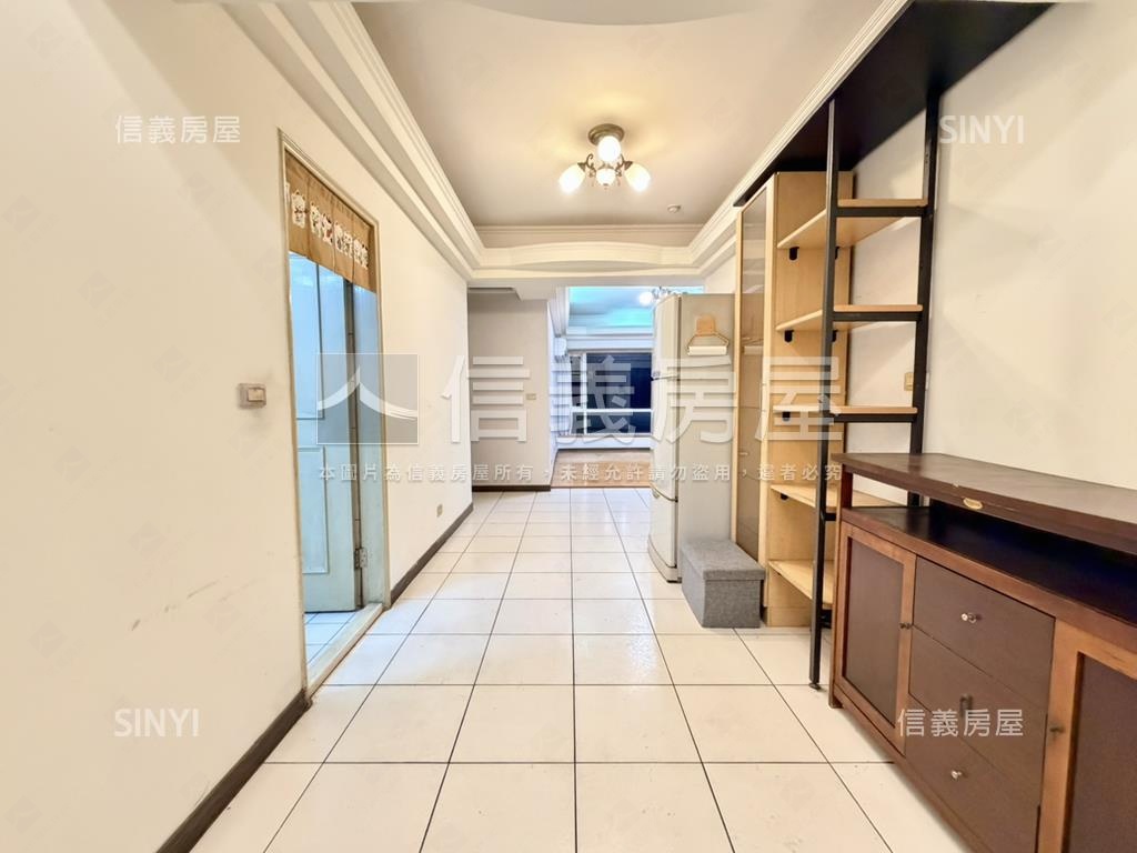 高爾夫觀雲座。方正３房房屋室內格局與周邊環境