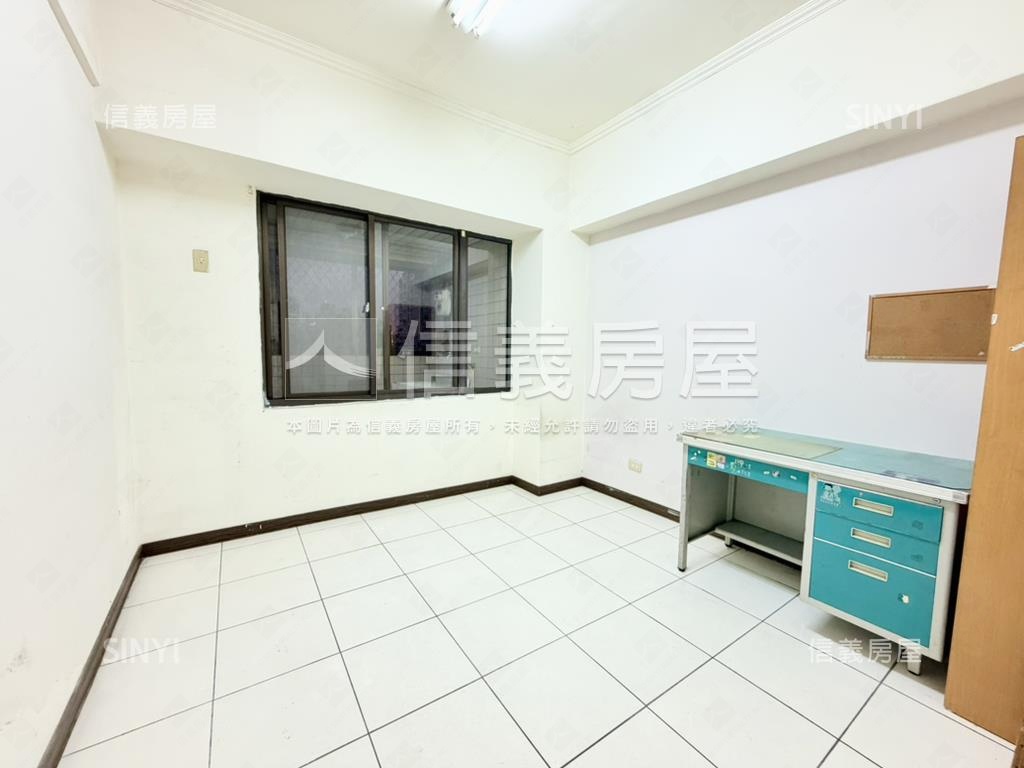 高爾夫觀雲座。方正３房房屋室內格局與周邊環境