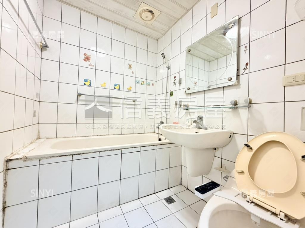 高爾夫觀雲座。方正３房房屋室內格局與周邊環境