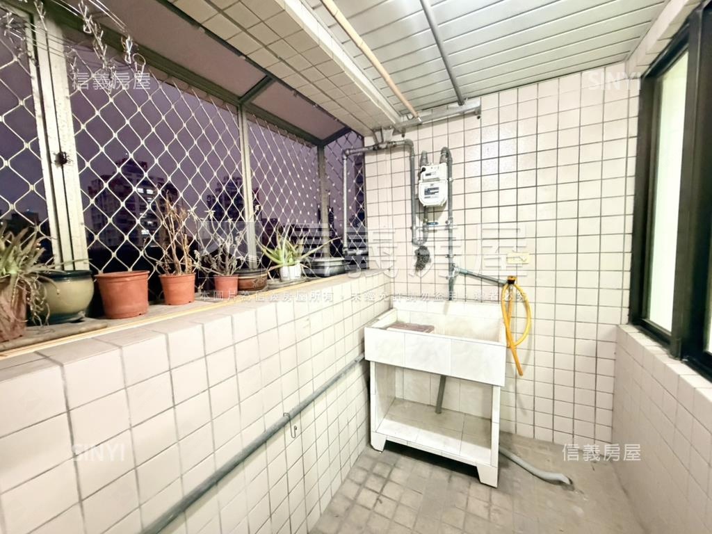 高爾夫觀雲座。方正３房房屋室內格局與周邊環境