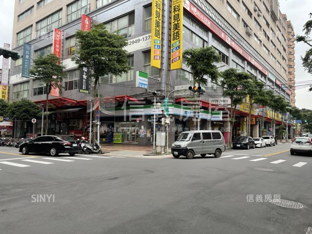 秀朗商圈面寬三角窗金店面房屋室內格局與周邊環境
