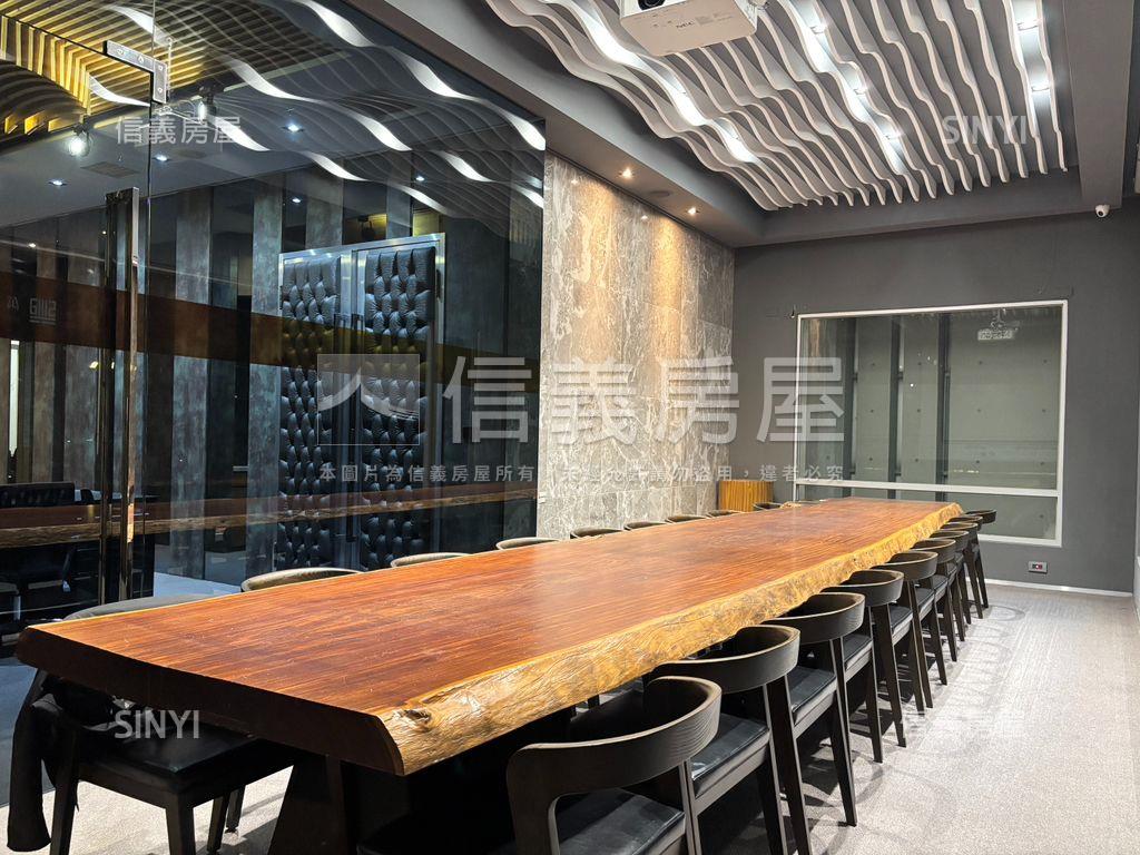 大地坪知名角窗店面房屋室內格局與周邊環境