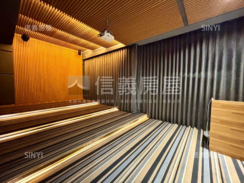 大地坪知名角窗店面房屋室內格局與周邊環境