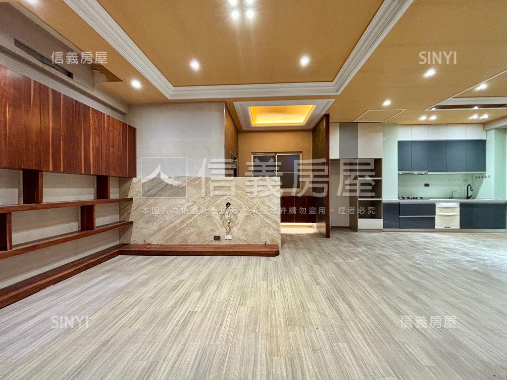 大地坪知名角窗店面房屋室內格局與周邊環境