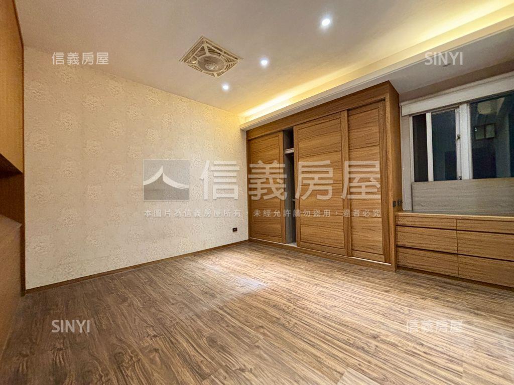 大地坪知名角窗店面房屋室內格局與周邊環境