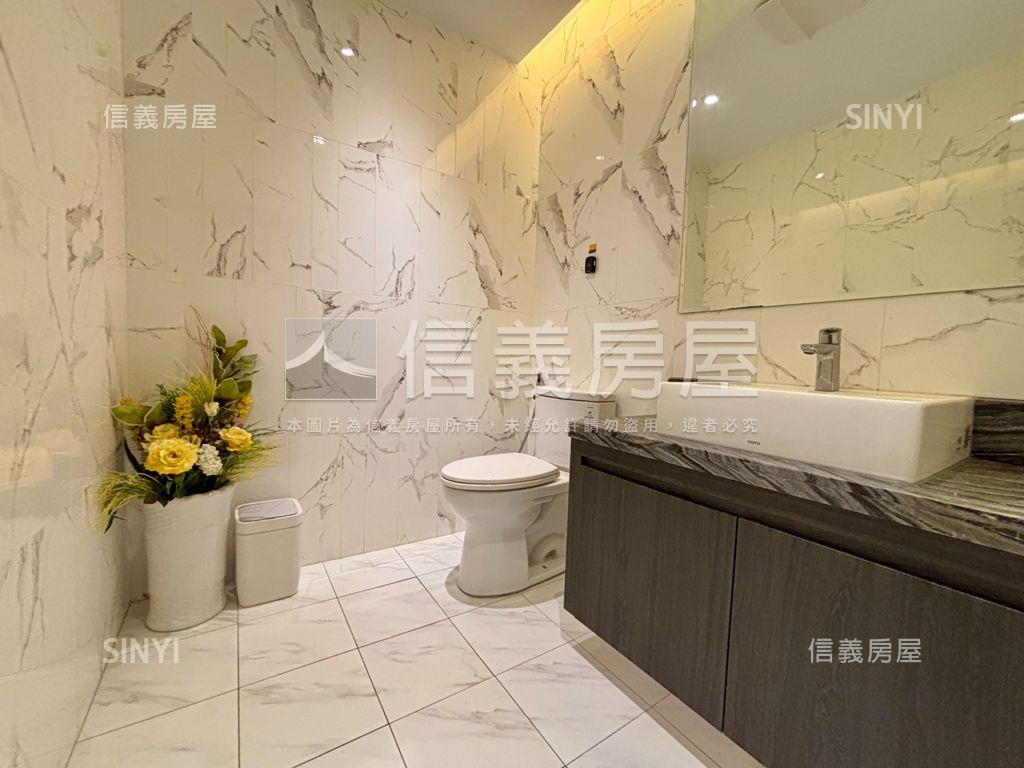 大地坪知名角窗店面房屋室內格局與周邊環境