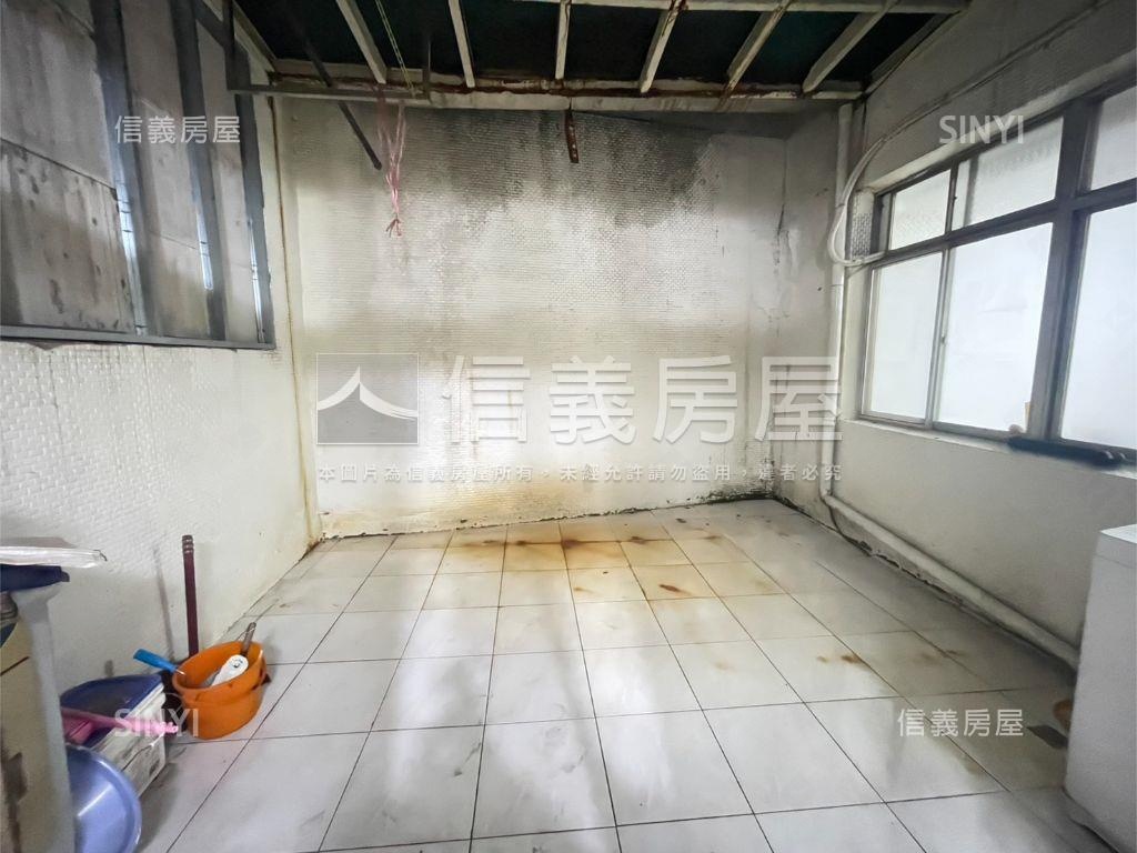 低總救星電梯管理大２房房屋室內格局與周邊環境