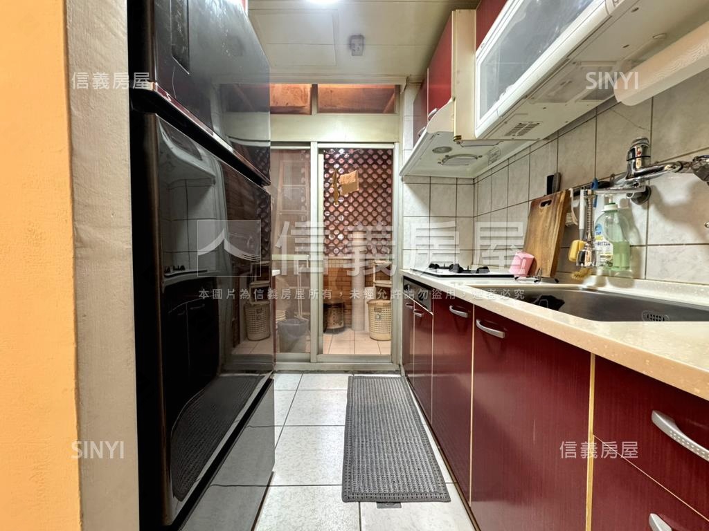 工學商圈漂亮３房平車房屋室內格局與周邊環境