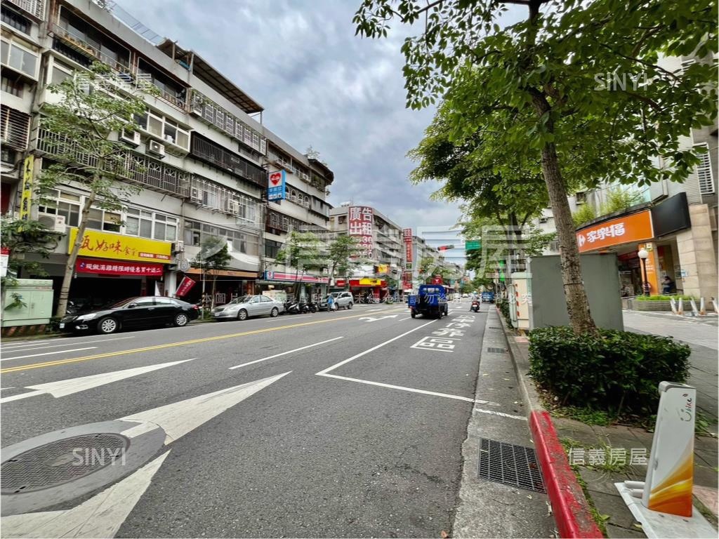 明亮大面寬質感店面房屋室內格局與周邊環境
