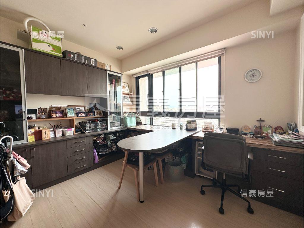 看山景三房雙車位視野戶房屋室內格局與周邊環境