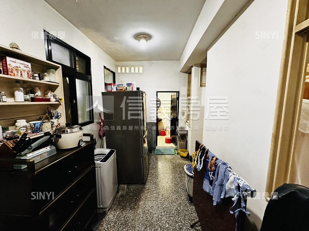 新埔站二樓公寓房屋室內格局與周邊環境