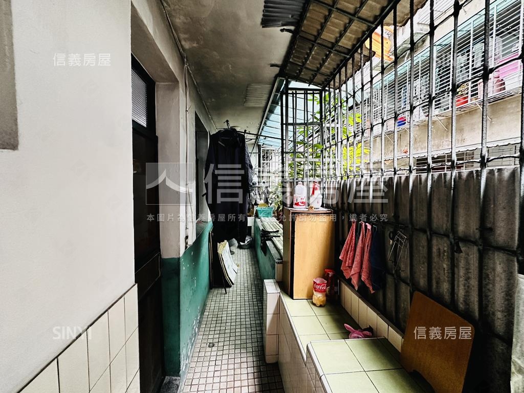 新埔站二樓公寓房屋室內格局與周邊環境