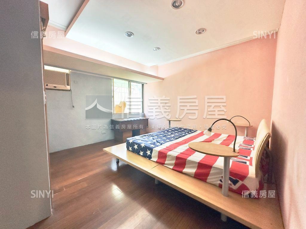 西區寬闊視野四房附車位房屋室內格局與周邊環境