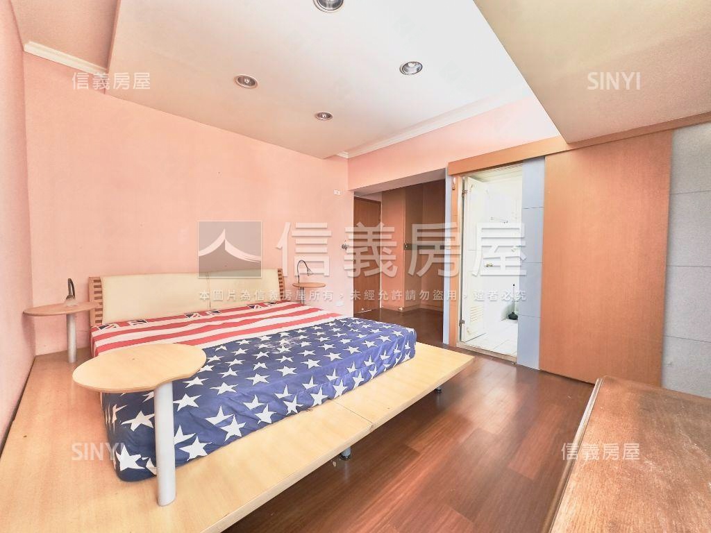 西區寬闊視野四房附車位房屋室內格局與周邊環境