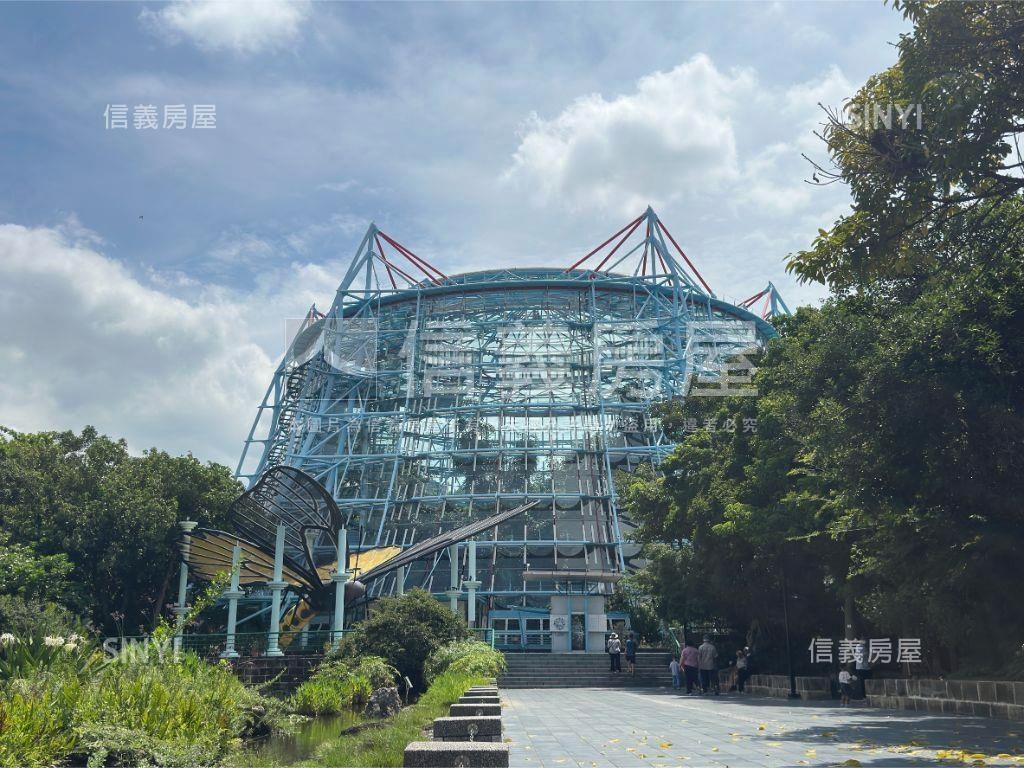 西區寬闊視野四房附車位房屋室內格局與周邊環境