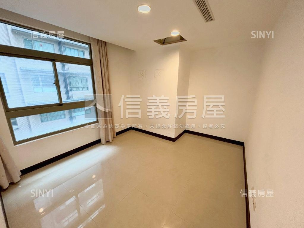 中正川普邊間四房車房屋室內格局與周邊環境