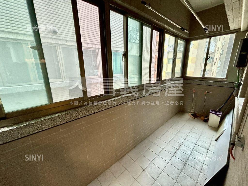 中正川普邊間四房車房屋室內格局與周邊環境