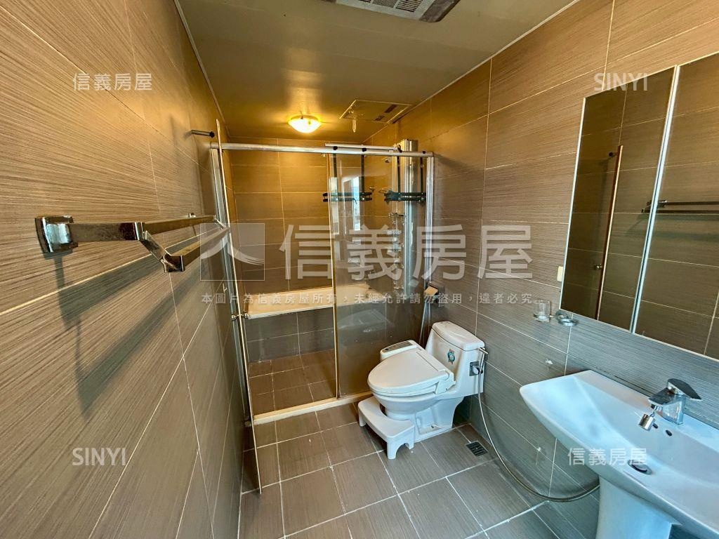 中正川普邊間四房車房屋室內格局與周邊環境