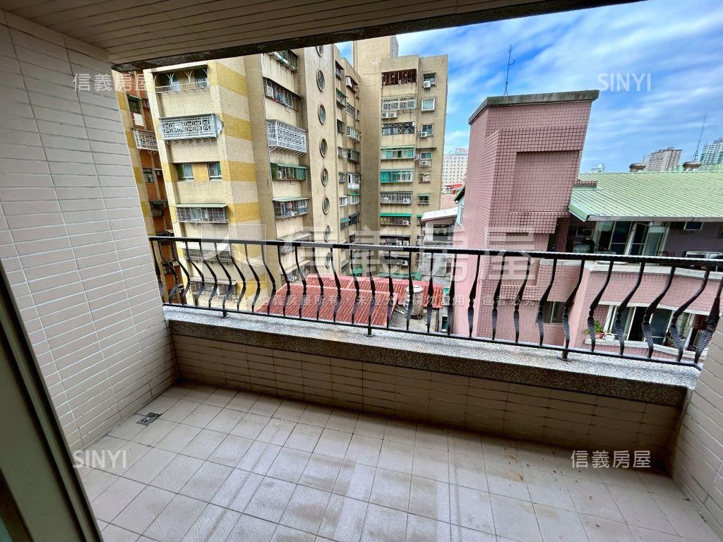 中正川普邊間四房車房屋室內格局與周邊環境