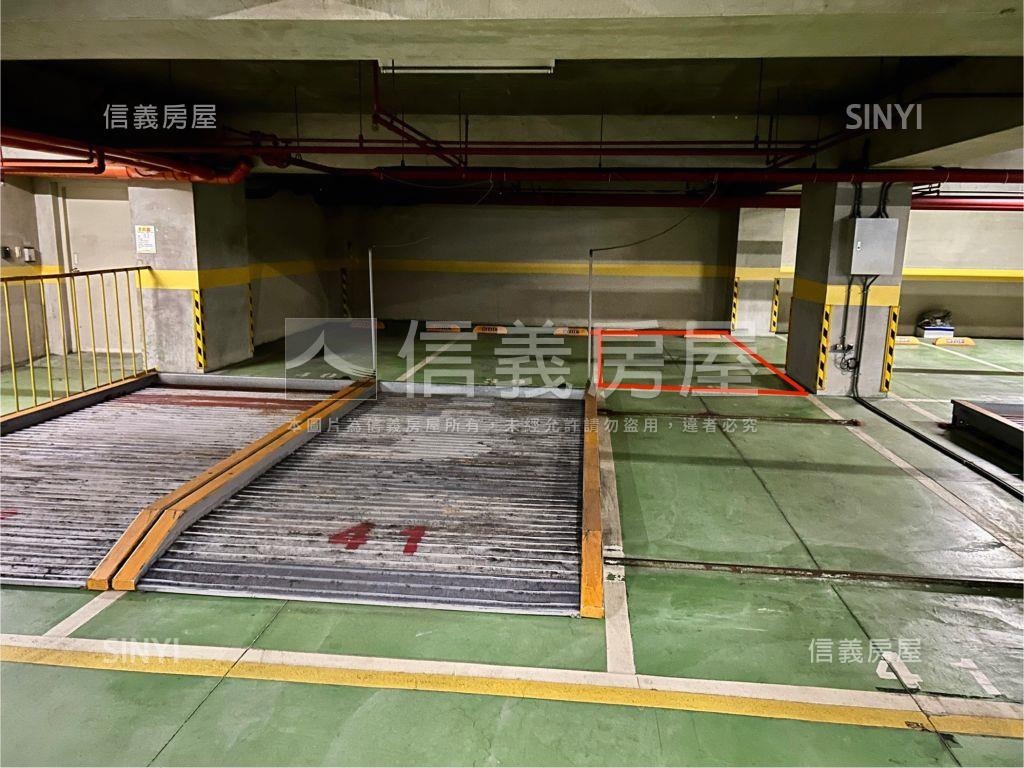 中正川普邊間四房車房屋室內格局與周邊環境