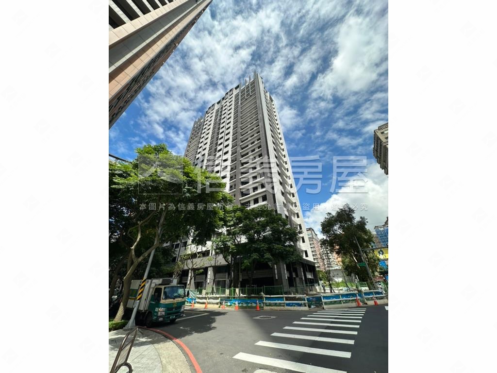 公園昕上城兩房房屋室內格局與周邊環境
